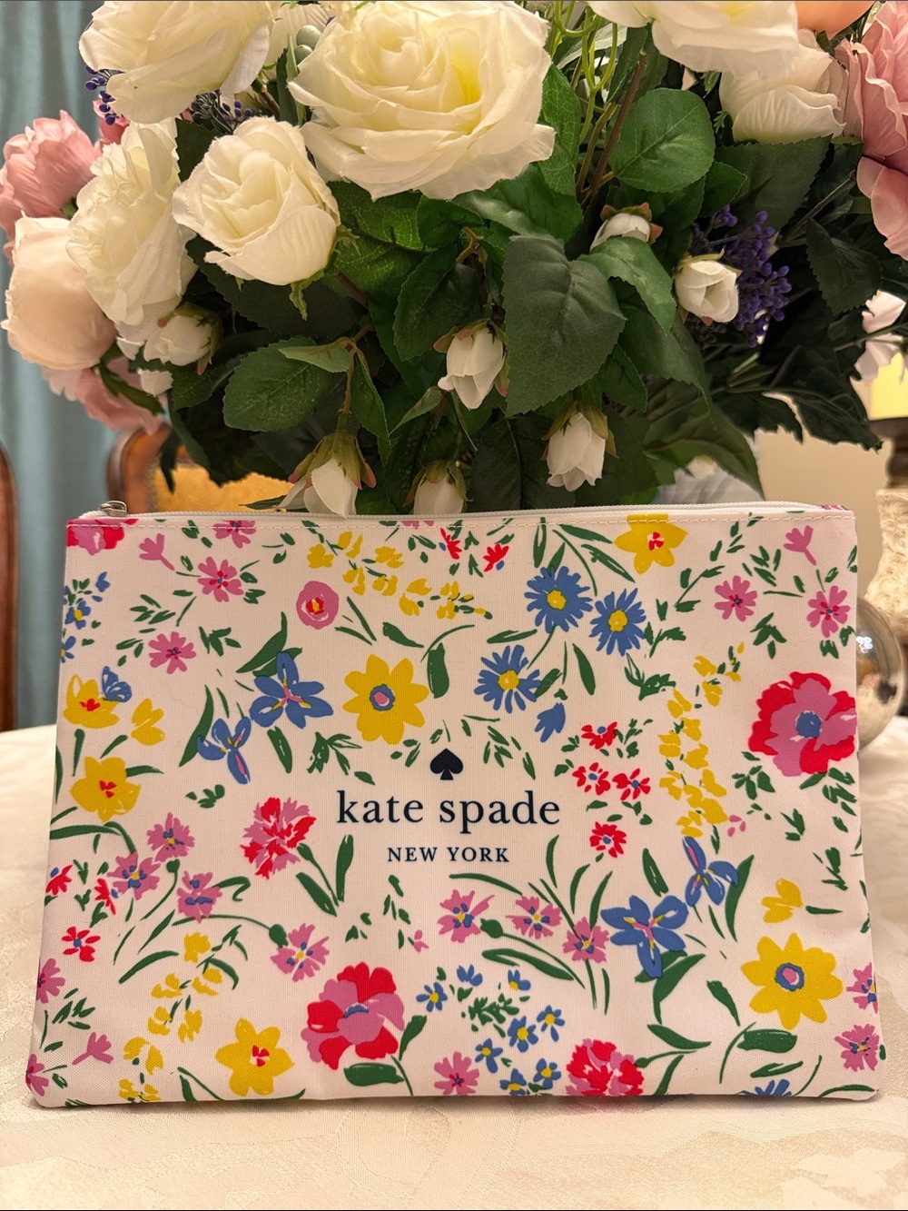 NWOT Kate Spade Large White Floral Zip Pouch